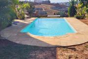 A louer magnifique villa de plain-pied F4 semi-meubl&eacute;e avec piscine et belle vue d&eacute;gag&eacute;e &agrave; Ambatobe Manazary