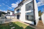 A louer superbe villa neuve de standing type F5 avec piscine à Mandrosoa Ivato