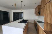 A louer superbe villa neuve de standing type F5 avec piscine à Mandrosoa Ivato