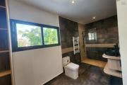 A louer superbe villa neuve de standing type F5 avec piscine à Mandrosoa Ivato