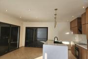 A louer superbe villa neuve de standing type F5 avec piscine à Mandrosoa Ivato
