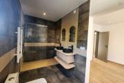 A louer superbe villa neuve de standing type F5 avec piscine à Mandrosoa Ivato