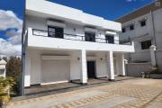 A vendre une superbe villa neuve &agrave; &eacute;tage type F6 facile d'acc&egrave;s &agrave; quelques minute de By Pass situ&eacute; &agrave; Alasora