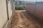 A VENDRE- Villa basse à terminer à Lohanosy Ambohijanaka Nord - la route d'entrée au bien