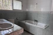 Une villa F6 de type traditionnel avec piscine à Ambatobe