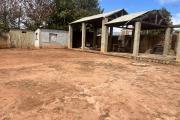 A louer - Terrain de 500 m2 avec hangar à Amborompotsy Talatamaty