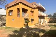 À LOUER – Grande villa semi-meublée avec studio à Soamananety Ambohidratrimo.