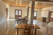 À LOUER – Grande villa semi-meublée avec studio à Soamananety Ambohidratrimo.
