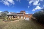 À LOUER – Grande villa F7 semi-meublée avec studio à Soamananety Ambohidratrimo.