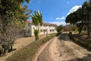 OFIM met en vente une magnifique villa &agrave; &eacute;tage type F6 avec vue panoramique sur le lac de Mamamba dans un cadre exceptionnel pour une vie de confort situ&eacute;e &agrave; Ambohibao proximit&eacute; de l'&eacute;cole primaire fran&ccedil;aise C et centre commercial LEADER PRICE