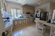 OFIM met en vente une magnifique villa &agrave; &eacute;tage type F6 avec vue panoramique sur le lac de Mamamba dans un cadre exceptionnel pour une vie de confort situ&eacute;e &agrave; Ambohibao proximit&eacute; de l'&eacute;cole primaire fran&ccedil;aise C et centre commercial LEADER PRICE