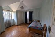 OFIM met en vente une magnifique villa &agrave; &eacute;tage type F6 avec vue panoramique sur le lac de Mamamba dans un cadre exceptionnel pour une vie de confort situ&eacute;e &agrave; Ambohibao proximit&eacute; de l'&eacute;cole primaire fran&ccedil;aise C et centre commercial LEADER PRICE