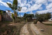 OFIM met en vente une magnifique villa &agrave; &eacute;tage type F6 avec vue panoramique sur le lac de Mamamba dans un cadre exceptionnel pour une vie de confort situ&eacute;e &agrave; Ambohibao proximit&eacute; de l'&eacute;cole primaire fran&ccedil;aise C et centre commercial LEADER PRICE