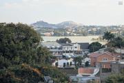 OFIM met en vente une magnifique villa &agrave; &eacute;tage type F6 avec vue panoramique sur le lac de Mamamba dans un cadre exceptionnel pour une vie de confort situ&eacute;e &agrave; Ambohibao proximit&eacute; de l'&eacute;cole primaire fran&ccedil;aise C et centre commercial LEADER PRICE