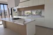 Un grand et tr&egrave;s bel appartement T4 en duplex &agrave; Ambatobe