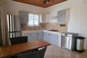 Villa plain-pied F4 avec piscine b&acirc;tie sur un terrain de 525 m2 &agrave; vendre - Manazary Ambatobe