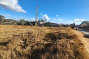 A vendre magnifique terrain de 6 230 m2 sis à Anjomakely Ivato, idéalement situé en bord de route pavée, offrant un accès facile à tout type de véhicule.