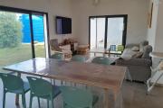 A vendre belle propriété avec un villa F3 et dépendance à Ampitatafika