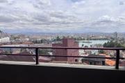 Un appartement T4 en duplex avec vue à Ambatonakanga