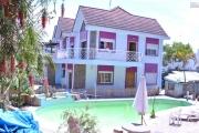 A louer un appartement  meublé T4 avec piscine dans un quartier calme à Ankerana ( NON DISPONIBLE )