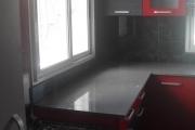 A louer un appartement meublé de type  T3 avec piscine situé à Ambohibao Morondava  dans un immeuble bien sécurisé