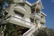 A louer, grande villa F6 à usage mixte idéal pour chambre d'hôte ou ONG à Ambohimiandra Antananarivo