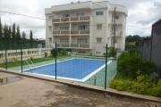 A louer un appartement meublé de type  T3 avec piscine situé à Ambohibao Morondava  dans un immeuble bien sécurisé