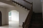 A louer une belle villa à étage type F5 dans une résidence sécurisée à Ambatobe