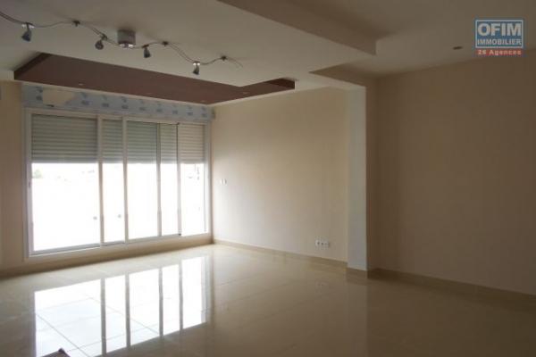 Un appartement T4 de haut standing à Antsahavola