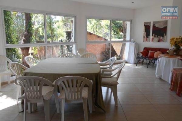 A louer une villa F5 dans une grande propriété à Ambohitrarahaba Antananarivo