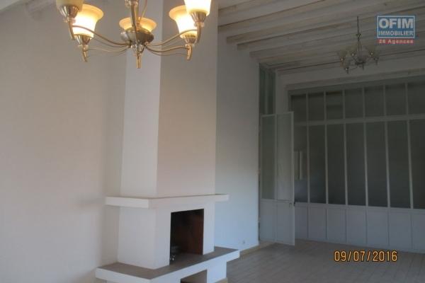 OFIM met en location une belle villa F4 sise à Ambatobe