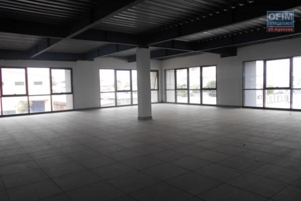 A louer des locaux de 800 et 1000m2 à Alarobia Antananarivo