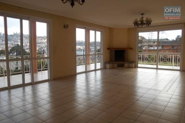 Deux grands appartements T5 avec une belle vue à Andrainarivo Antananarivo