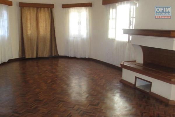 OFIM offre en location une villa F7 à Androhibe