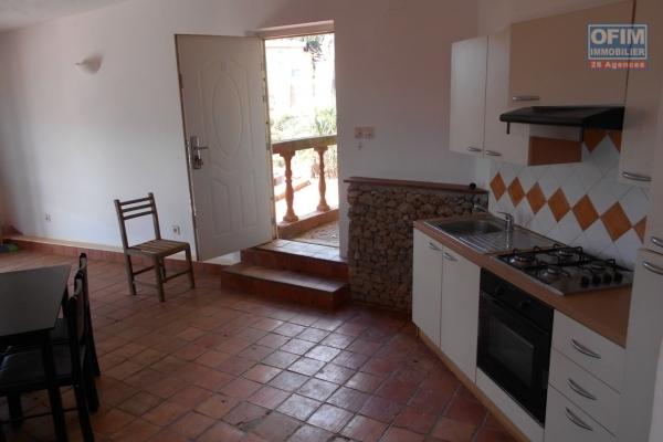 un appartement T3 dans une résidence à Ankatso Antananarivo