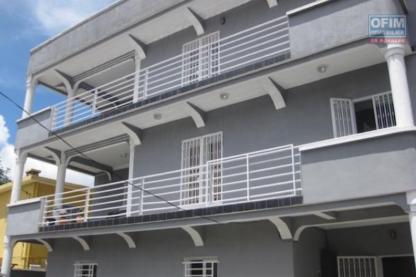 A louer des spacieux appartements T4 au RDC et au 2ème étage d'un immeuble à Ambohibao