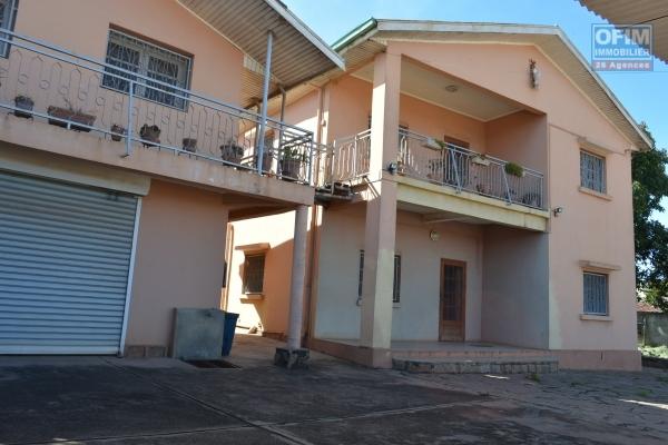 A louer une maison de type F6 avec annexe à Itaosy Antananarivo