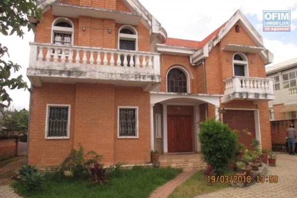 OFIM met en location une villa F4 semi meublée à Ambohibao
