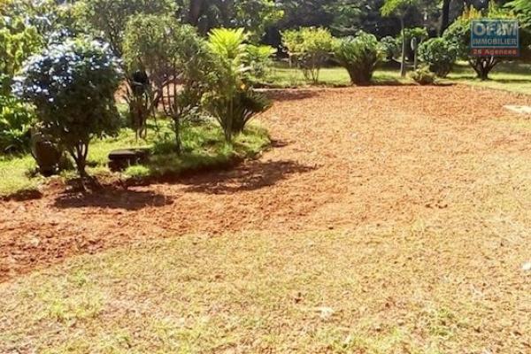 rare grande propriété de 8068M2 bord de route principale axe ivato