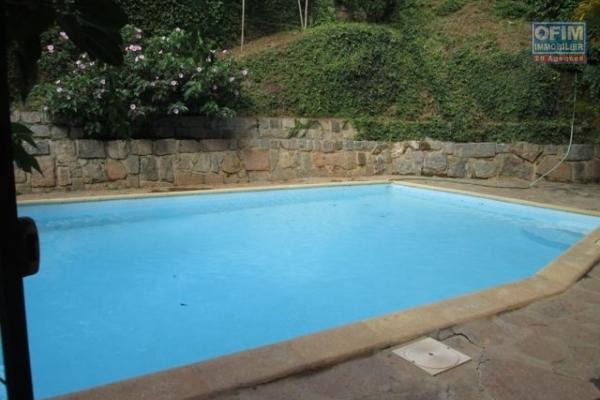 A vendre appartement T3 fort voyron tananarive avec piscine sécurisé 24 h / 7j