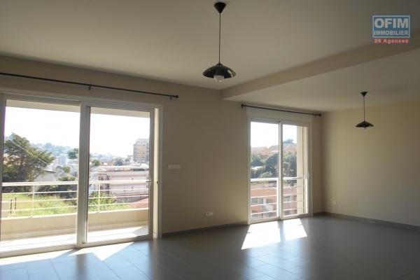 A louer un appartement de tupe T3 sur Cité planton à Antananarivo
