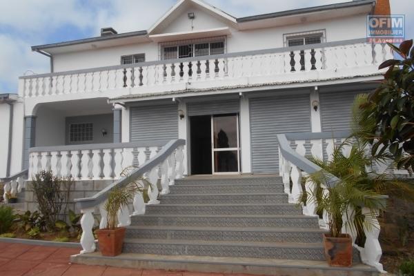A louer une grande maison de type F5 à Ankadivory Talatamaty Antananarivo