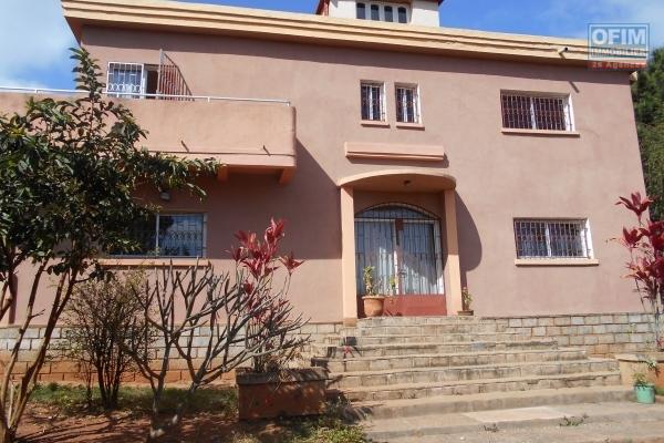 OFIM propose en loction une maison F6 à usage mixte à Ankatso
