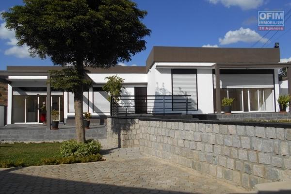 A louer une villa neuve F6 à Ambatobe Antananarivo