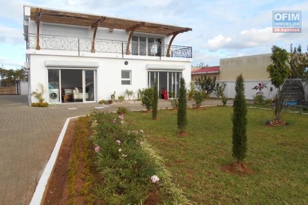 A louer une villa meublée F5 dans une résidence sécurisée à Ambolokandrina Antananarivo
