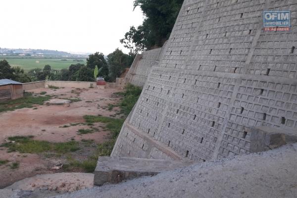 A vendre, un beau terrain plat, prêt à batir de 1280 m2 à Ambohibao Andranoro- Antananarivo