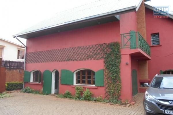 A louer une villa F4 meubléeet équipée à Mahatony Ivandry Antananarivo