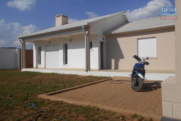 A louer une villa F4 neuve à Antanetibe Ilafy Antananarivo