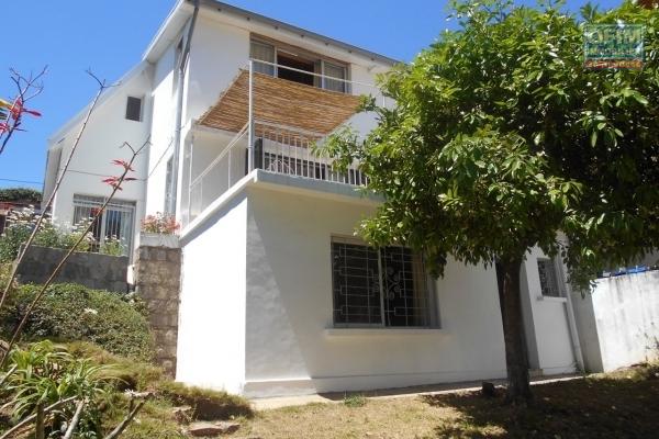 A louer une villa F4 meublée à Ambatobe Antananarivo