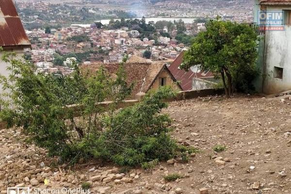 à vendre terrain de 550M2 à Andohalo (la Haute ville)